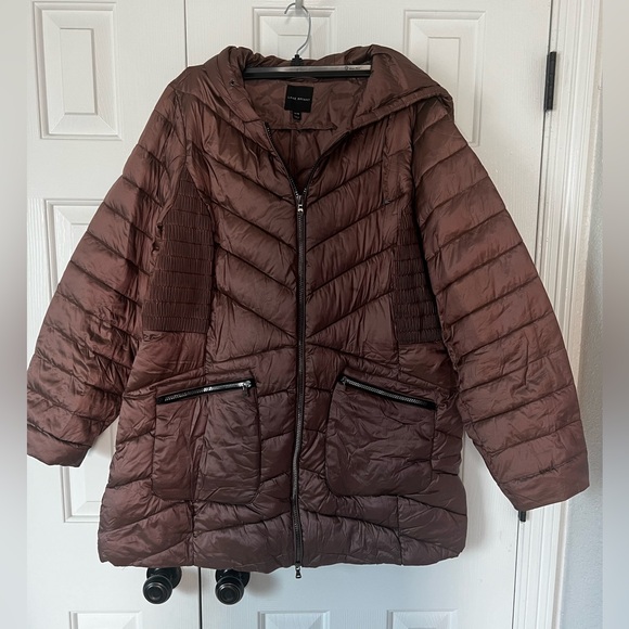 Gorgeous and WARM - Packable Puffer Coat - Picture 4 of 15